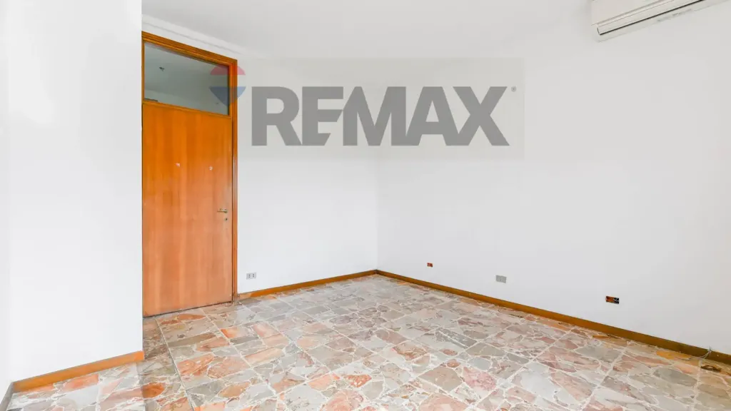 Toad - Bright Three-Bedroom with Park Views in Vedano al Lambro