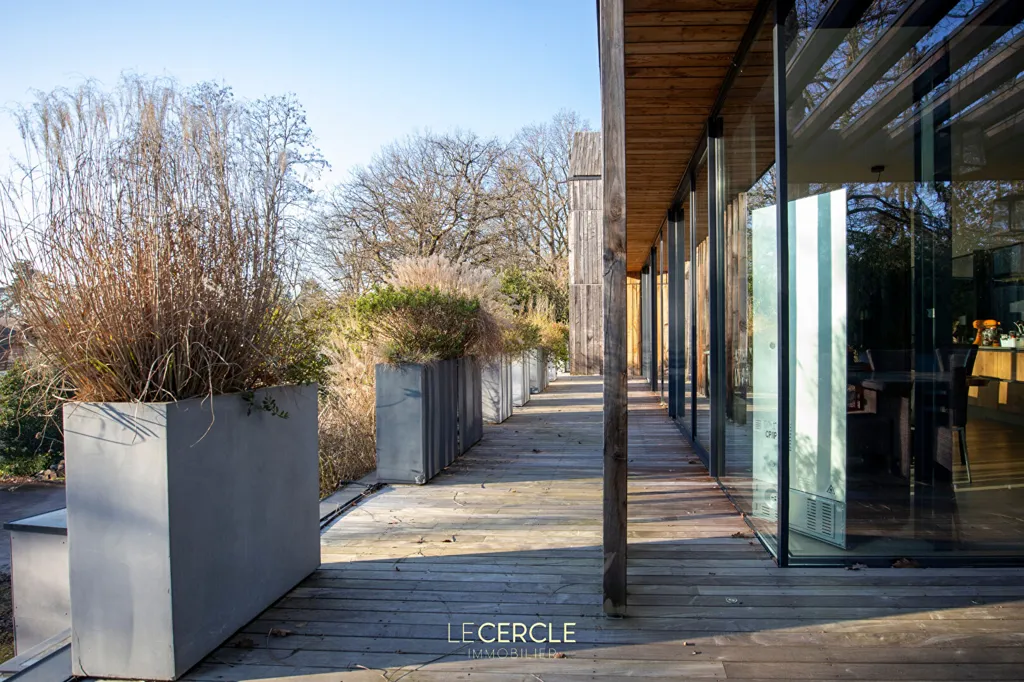Terrass - Architect-Designed House with Pool near Paris CDG