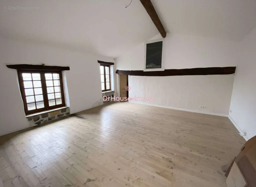 Pièces - Maison de Village en Pierre avec Balcon à Mirabel