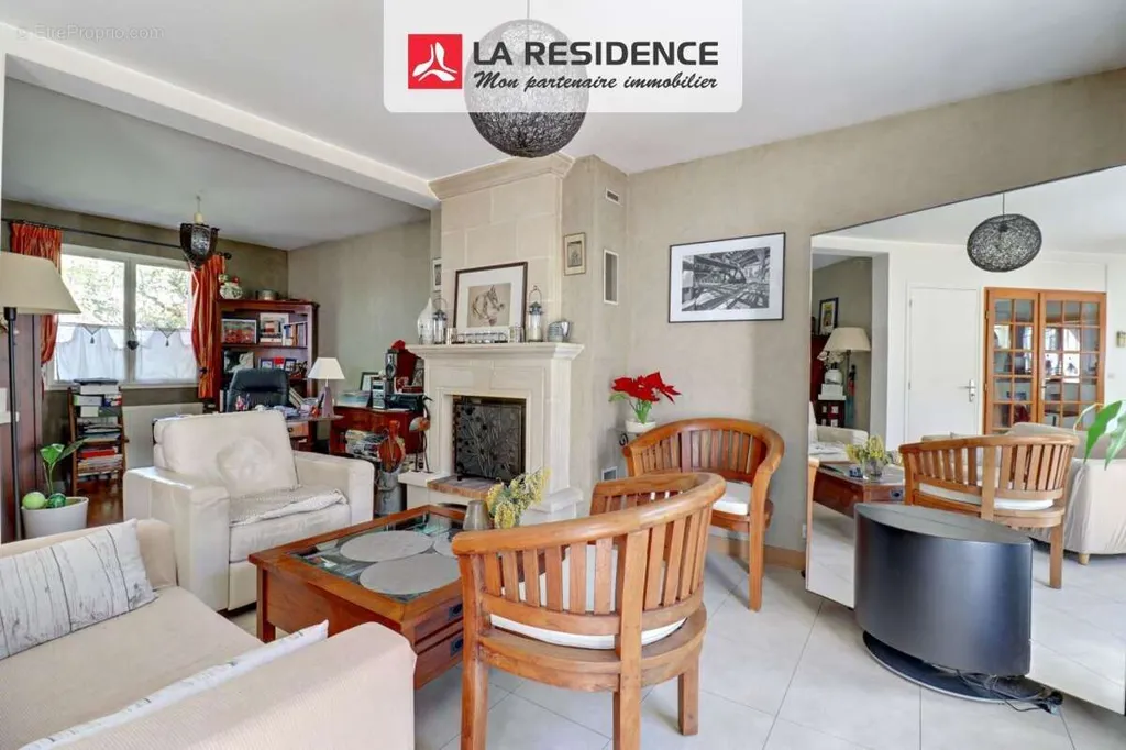 6-room house in Verneuil-Sur-Seine