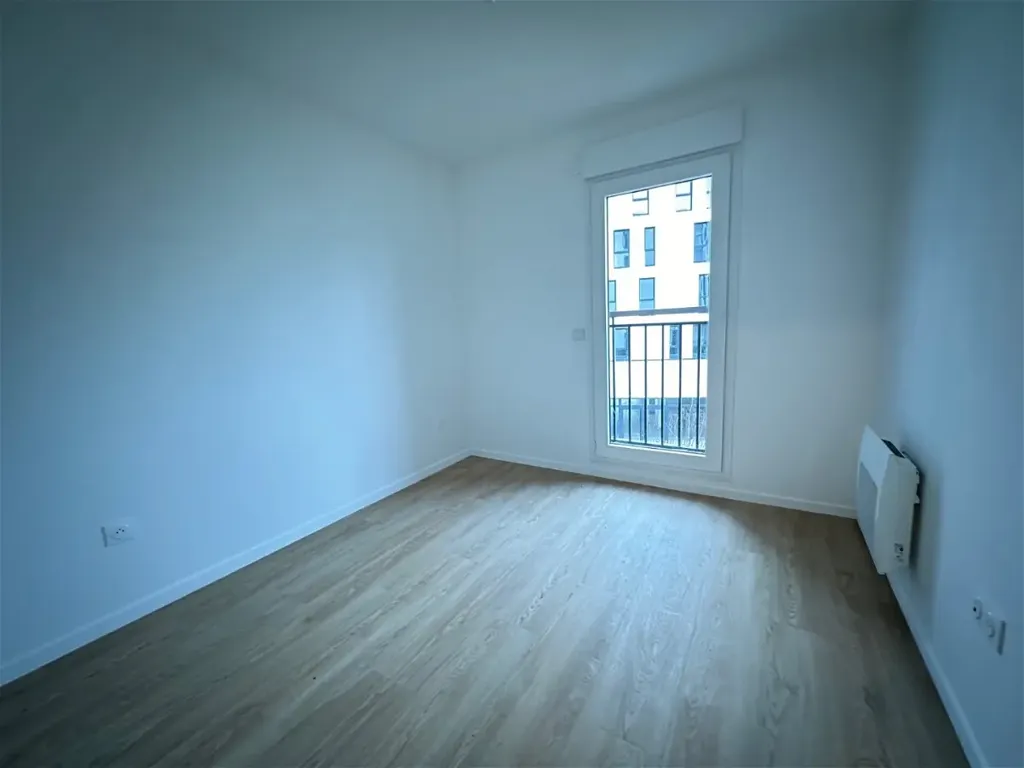 Rooms - Modern Apartment with Balcony in Blois