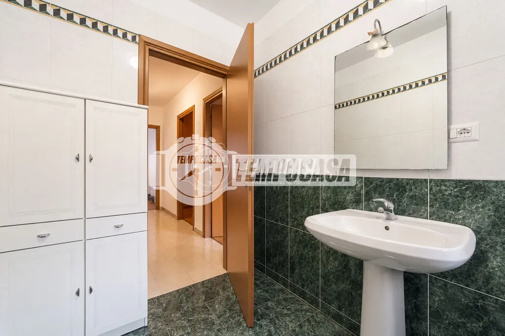 Salles de bain - Ground Floor Apartment with Garden in Rome