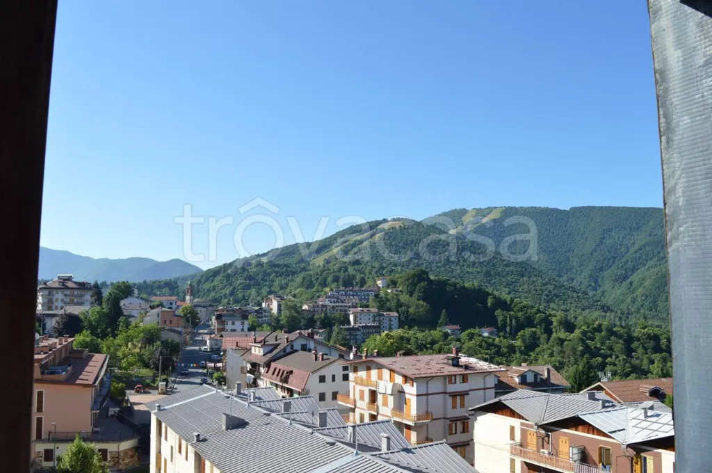 Rõdu - Spacious Apartment with Balcony in Roburent