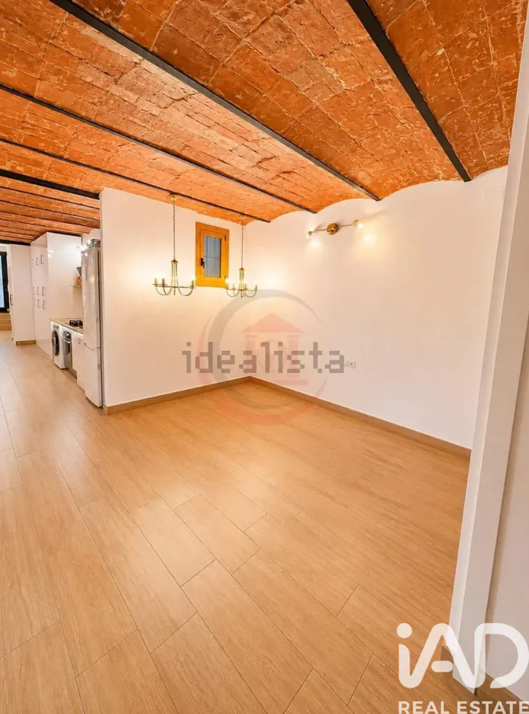 Rooms - Reformed Flat with Terrace in Poble Sec, Barcelona