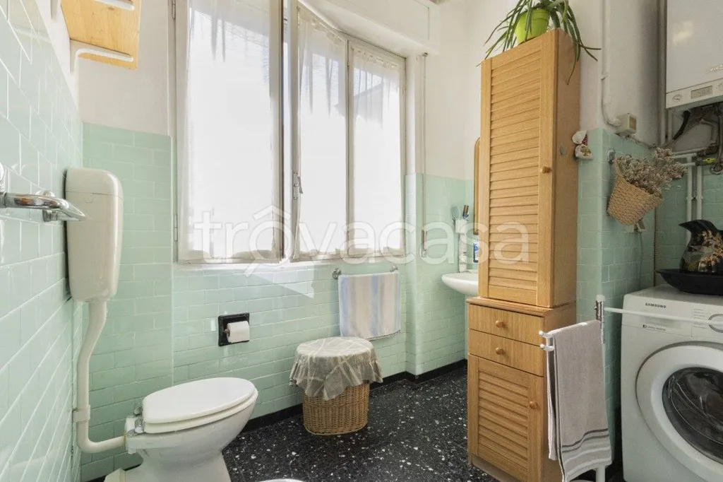 Salles de bain - Commercial Property with Shops in Ghemme