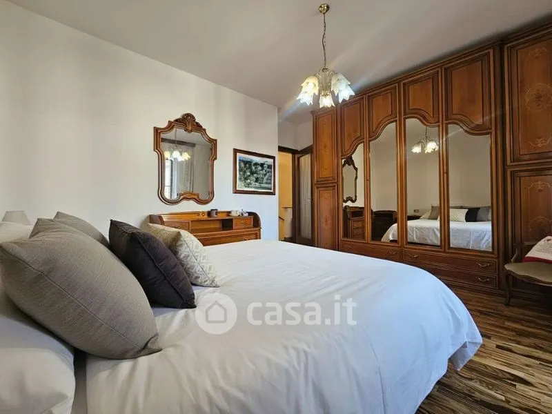Chambres - Semi-detached House with Private Garden in Mozzo Centre