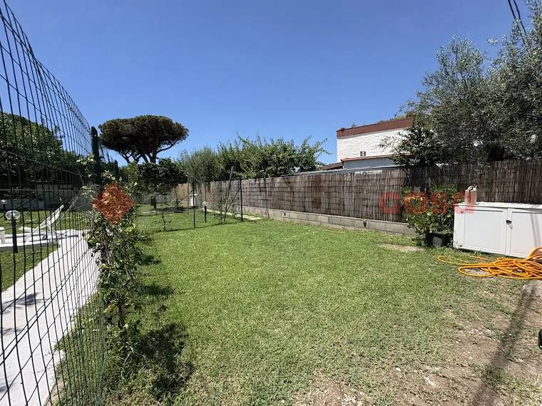 Garden - Rustic Villa with Private Garden in Terracina