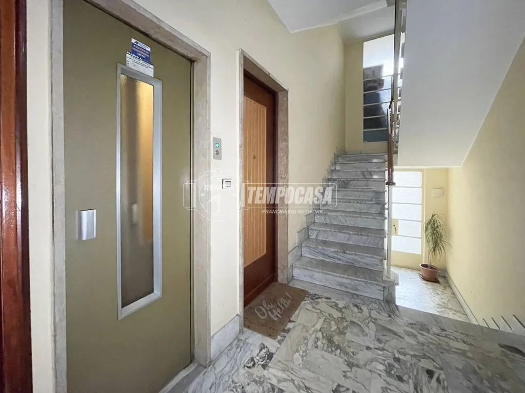 hallway_entrance