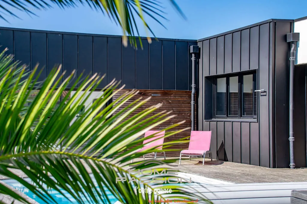 Maison 8 pièces à Cozes