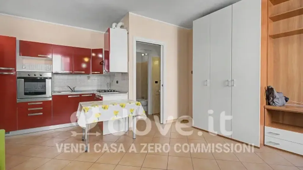 Kitchen - Central Studio Flat with Private Cellar in Savigliano