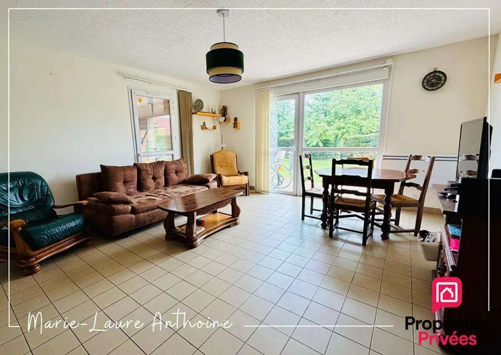 Séjour - Maison de Plain-Pied au Calme à Pierre-de-Bresse