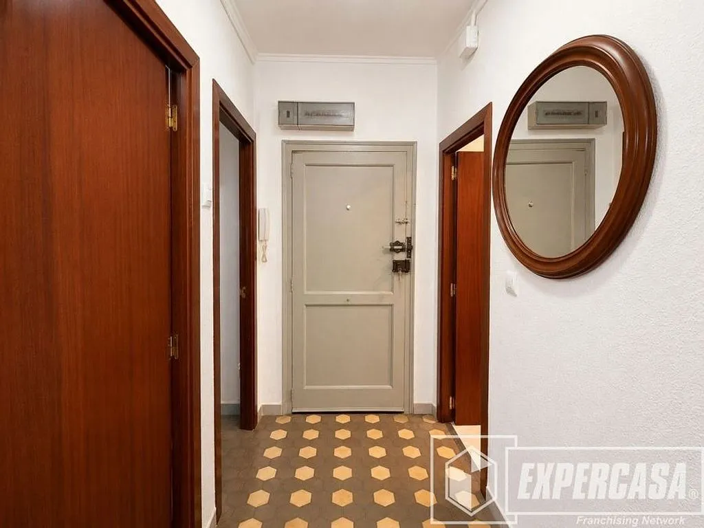 Esik - Bright Apartment with East View in Manises