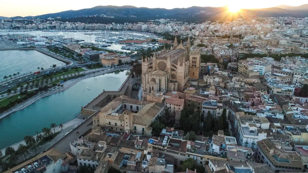 Penthouse with Private Pool in Palma