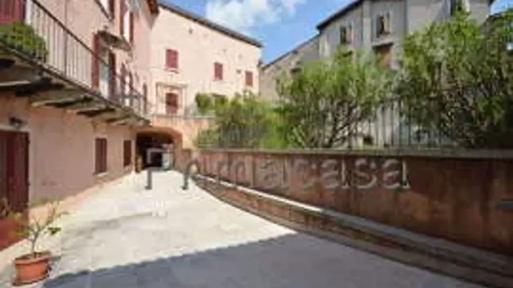 Jardin - Modernised Two-Bedroom Apartment in Toscolano Maderno