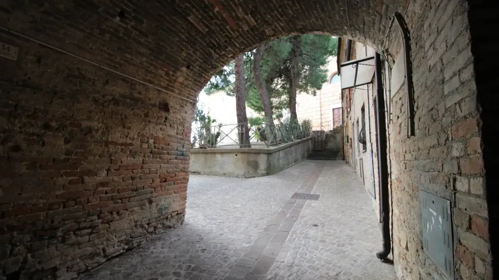 Jardin - Three-Level House in Historic Centre, Campofilone
