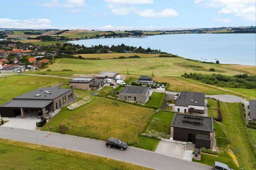 Õhuvaade - Year-Round Plot with 5G Coverage in Knebel