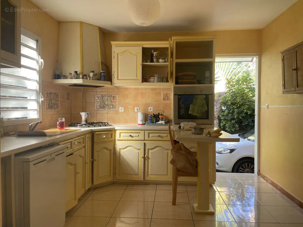Cucina - House with Mountain View in Bois d’Olives