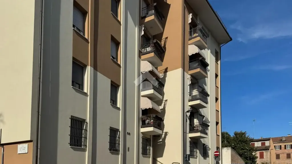 Välivaade - 4-Room Apartment with Balcony in Ferrara