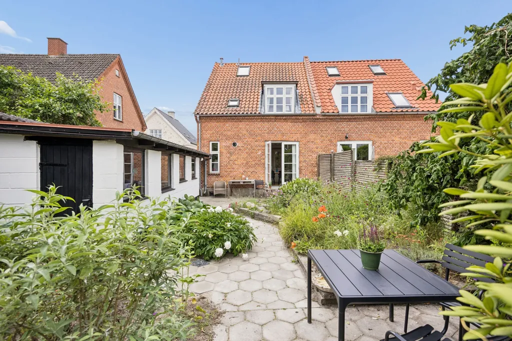 Garden - Terraced House with Garden in Køge