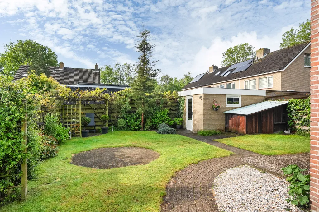 Aed - Corner House with Garden in Gytsjerk