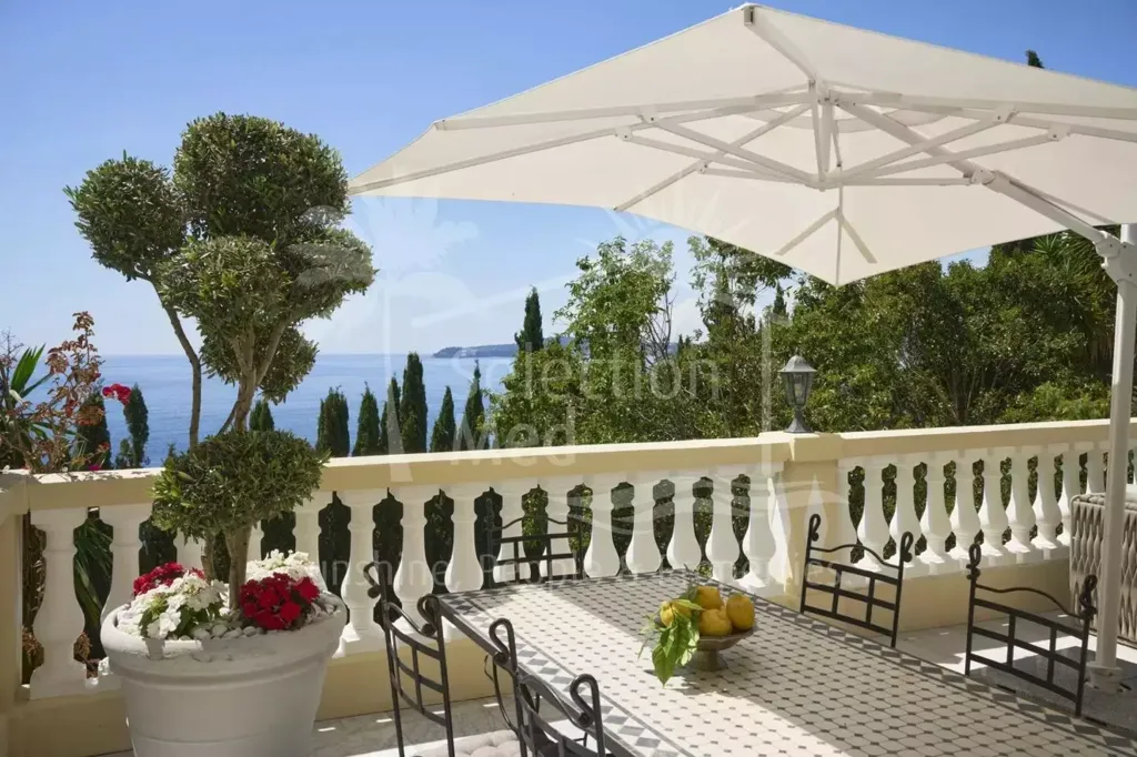 Terrasse - Villa Belle Époque Vue Mer à Cap-d'Ail