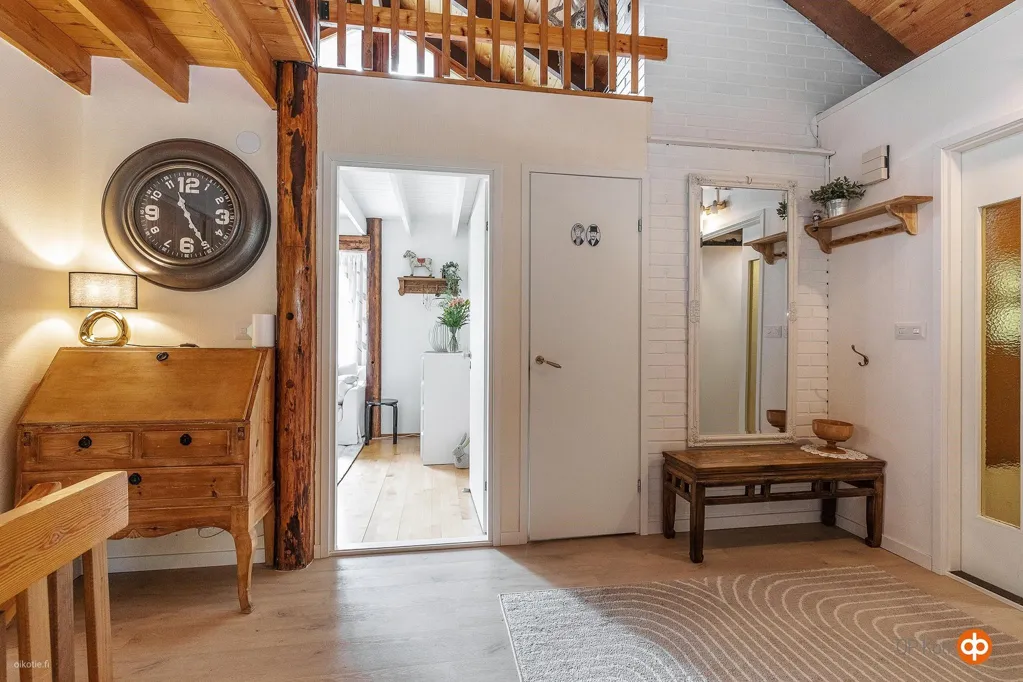 Ingresso - Architectural House with Garden in Halikko
