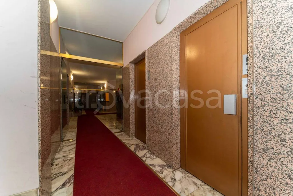 Esik - Rusticated Flat with Terrace in Moncalieri