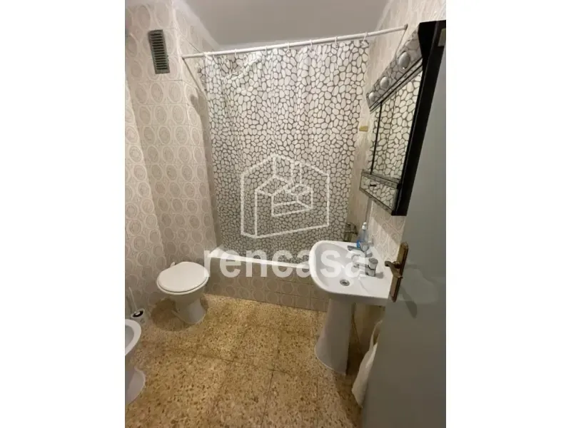 Vannitoad - Spacious Flat with Balcony in Instituts