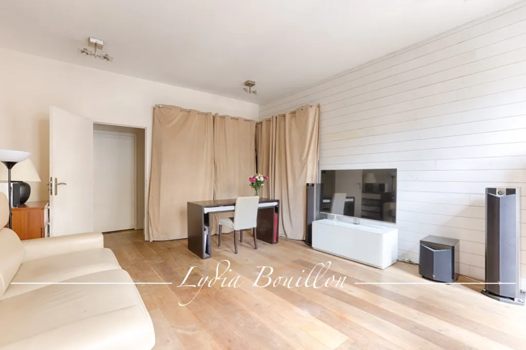 Elutuba - 2-Bedroom Parisian Flat with Office Potential
