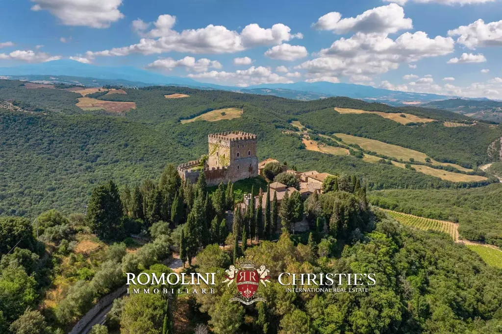 Õhuvaade - Medieval Castle with Panoramic Views in Val d'Orcia