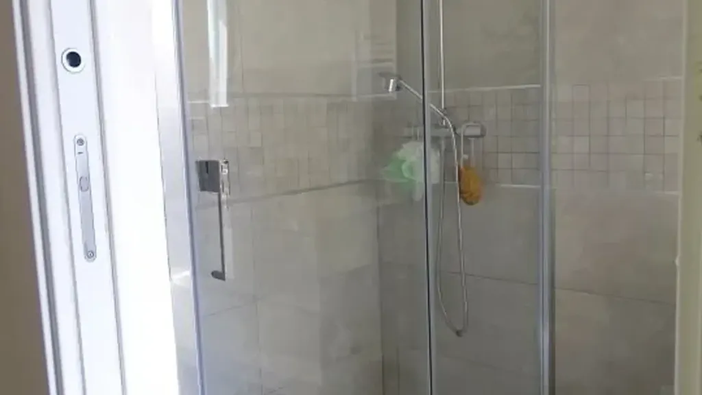 Salles de bain - Independent House with Town View in Ameglia