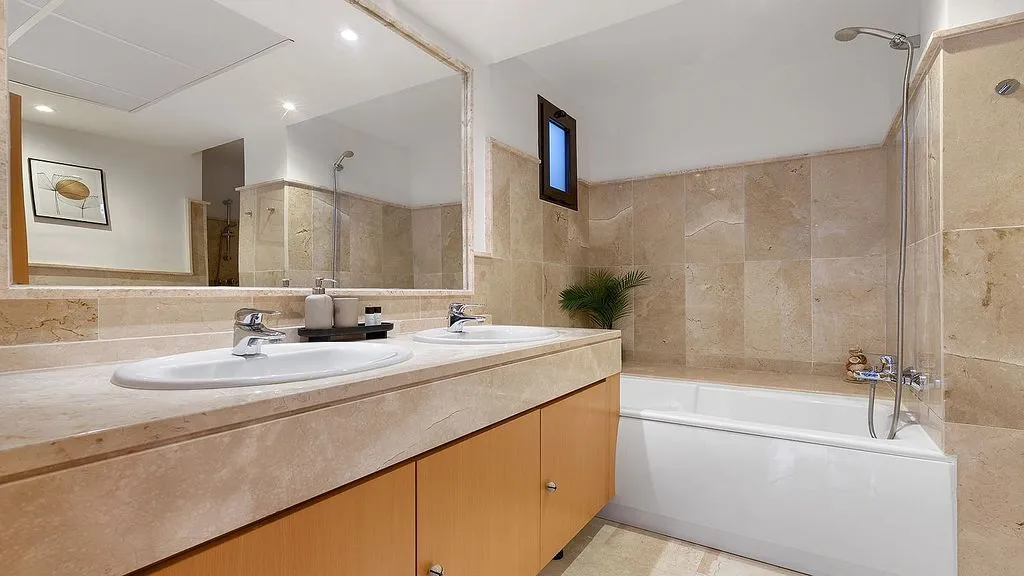 Bagni - Penthouse with Pool in Casares Costa