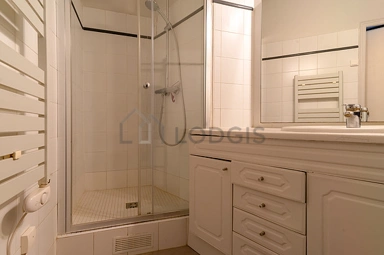 Bagni - Studio with Concierge in Paris 4th