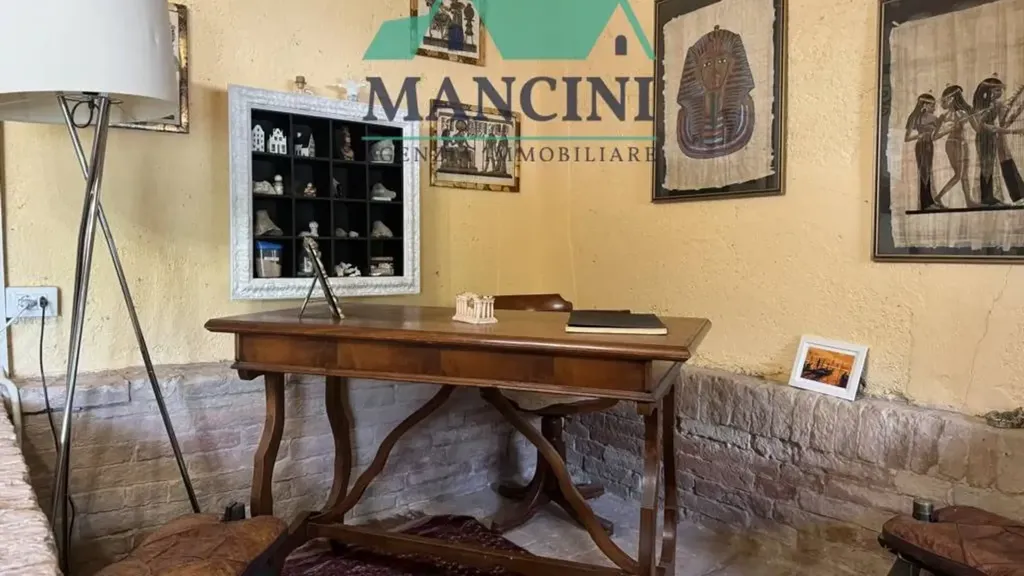 Kabinet - Rustic Bifamiliar with Garden in Cupramontana