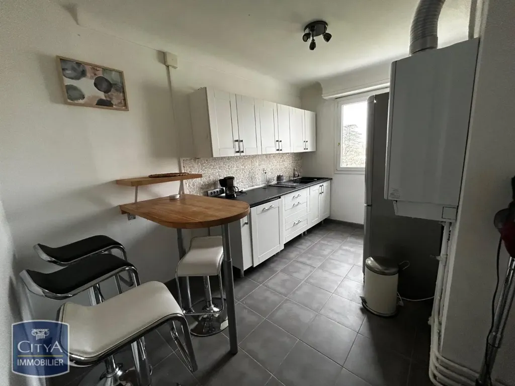 Cuisine - Appartement Rénové avec Vue Dégagée à Pau