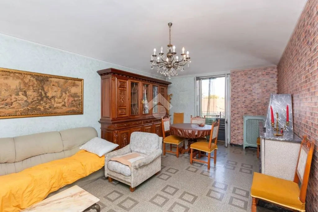 Living Room - Trilocale with Balcony in Torino