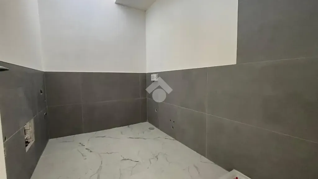 Salles de bain - Rusticated Apartment with Garage in San Giorgio Bigarello