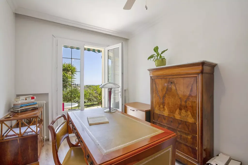 Bureau - Villa de Charme avec Vue Mer au Rouret