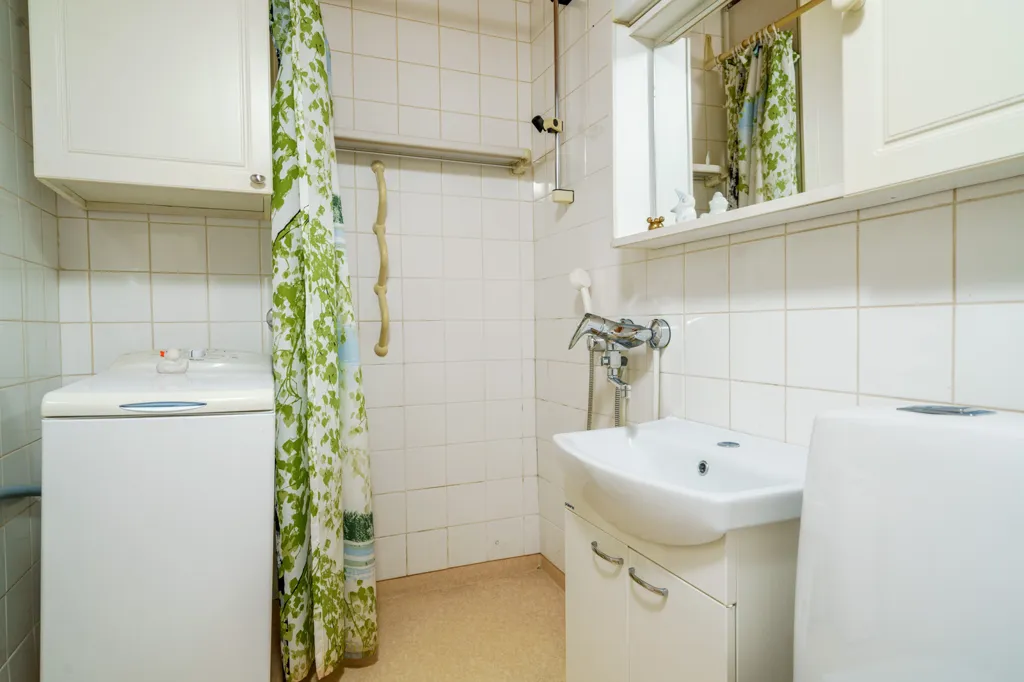 Vannitoad - Apartment with Balcony in Forssa Centre
