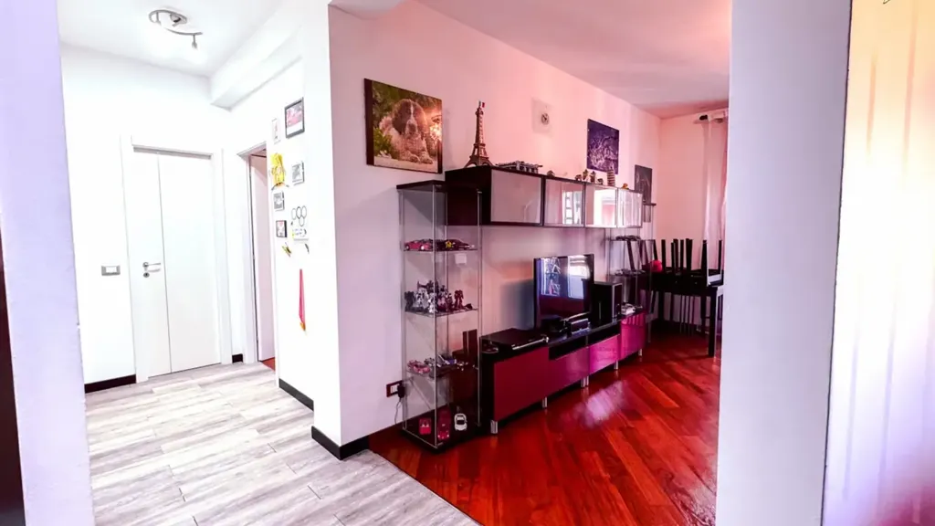 Esik - Modern Flat with Balcony in Trieste