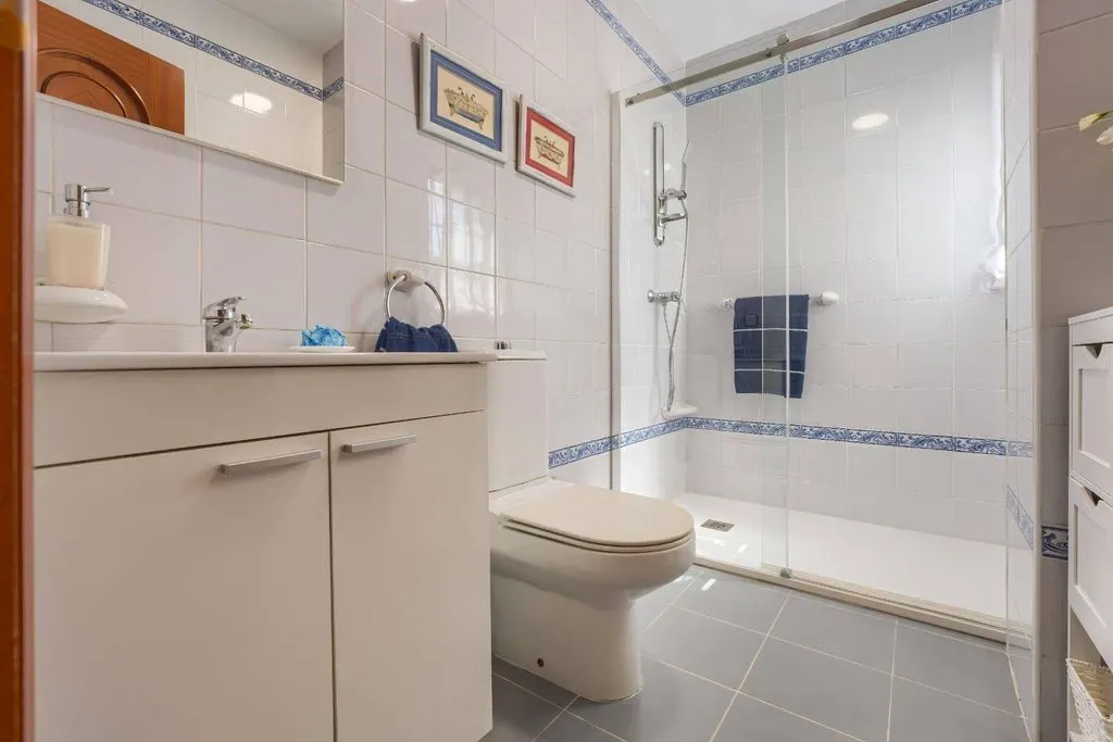 Bagni - Luxury Villa with Pool in Tomares