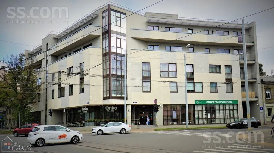 Välivaade - Spacious Apartment with High Ceilings in Riga Centre