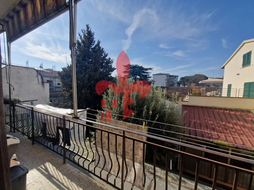 Balcon - 5-Room Apartment with Balcony in Florence