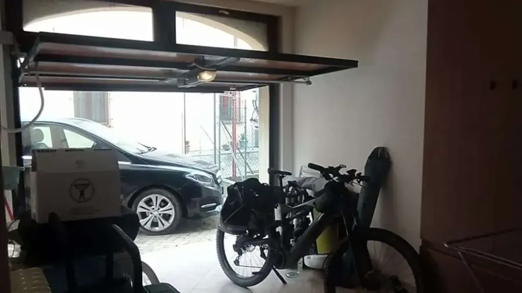 Garage - Rustic Bilocale with Garage in Conselice