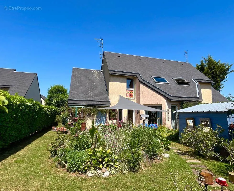 Garden - Charming House with Balcony in Argences Centre