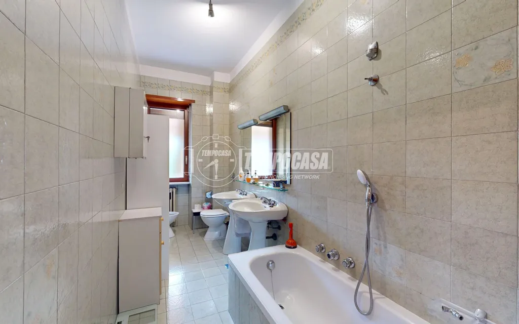 Salles de bain - Quadrilocale with Balcony in Crocetta, Turin