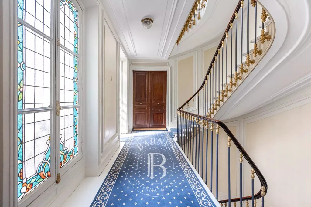 hallway_entrance