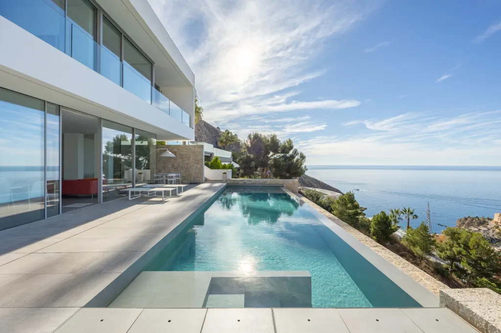 Bassein - Modern Villa with Sea Views in Mascarat, Altea