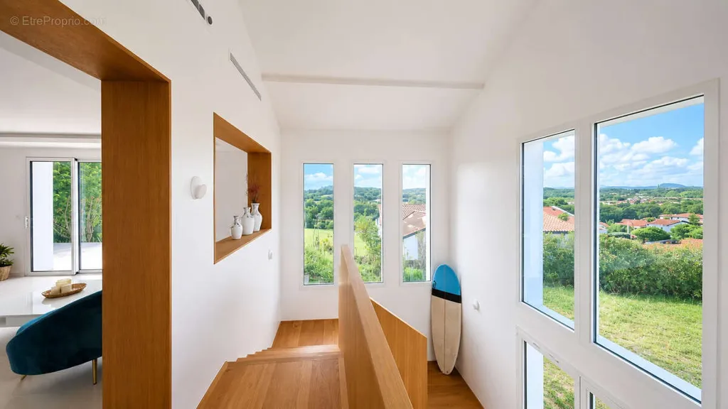 Entrée - Villa Contemporaine avec Vue Océan et Montagnes à la Côte Basque
