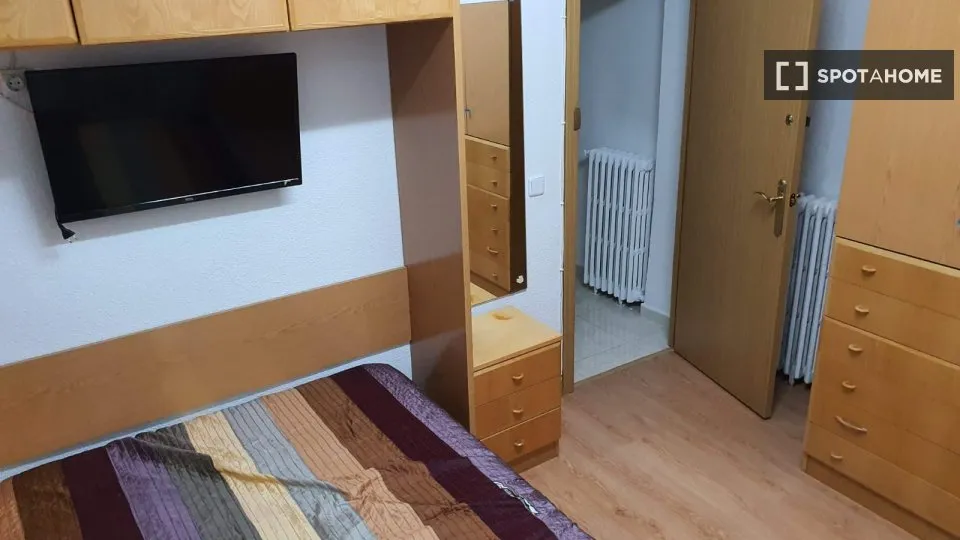 Camere da letto - Shared Room with Terrace in Prosperidad, Madrid